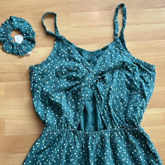 Abercrombie kids dress with matching scrunchie - Picture 4 of 5